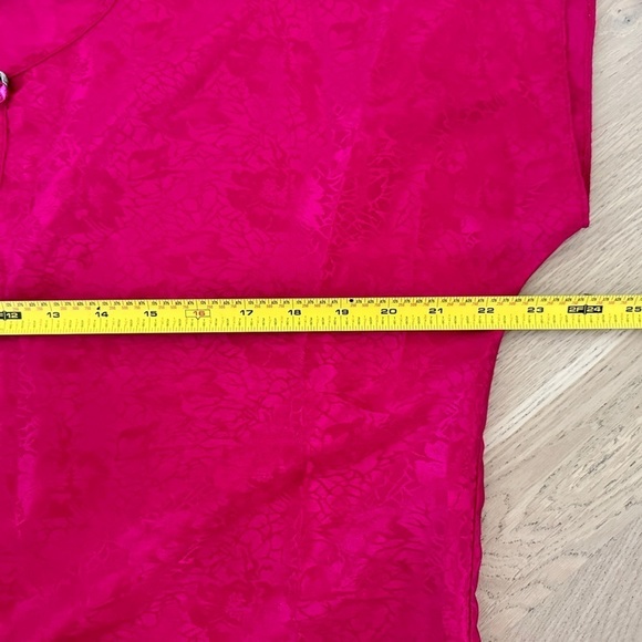 VTG California Miss hot pink nightgown flower detail size medium made in USA - Picture 4 of 8